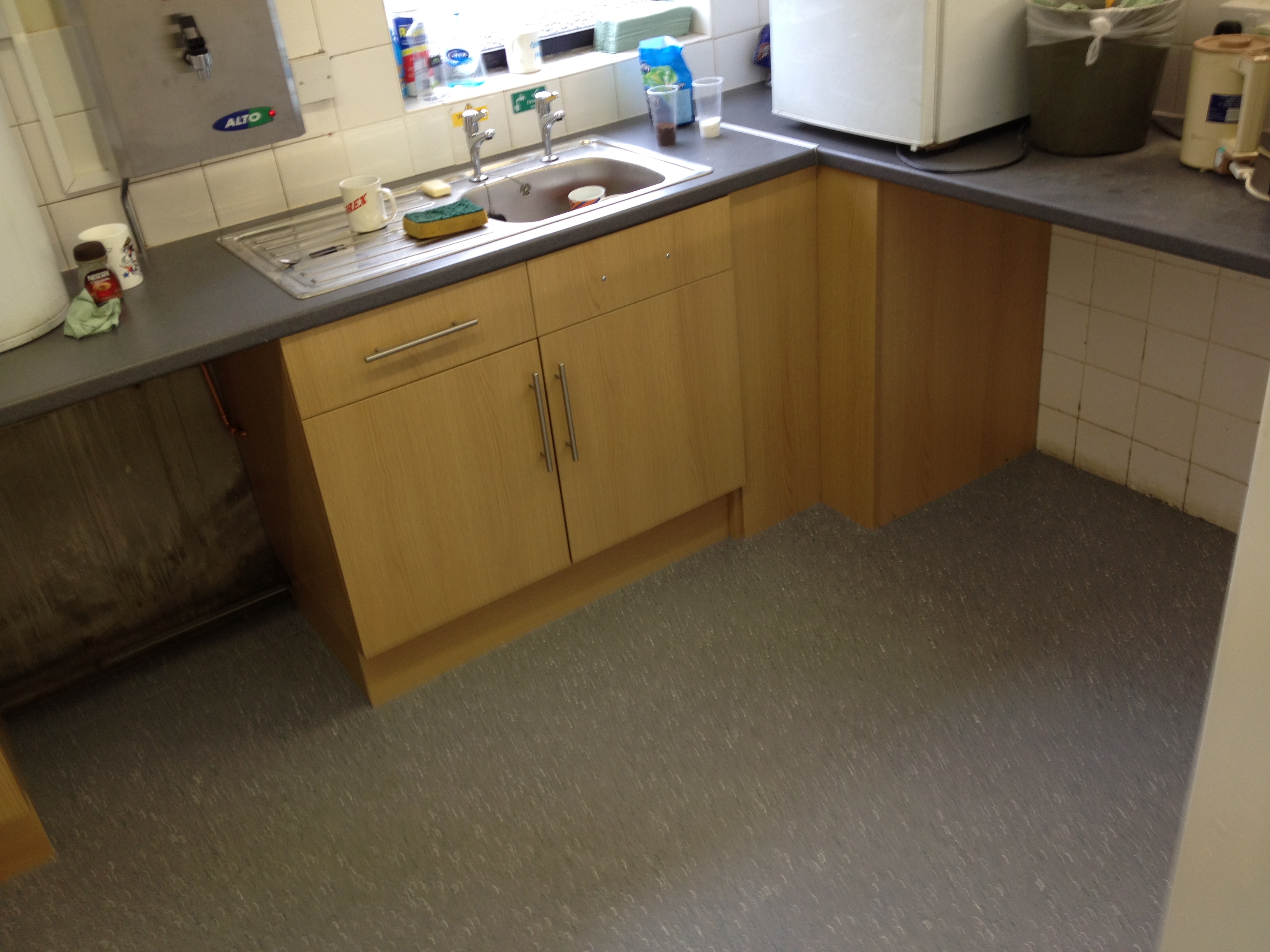 Professional Kitchen Flooring : Altro Commercial Kitchen Wall And Floor